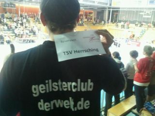 die Herren 1 lud alle ehrenamtlichen Helfer zum Halbfinale Haching Vs. Moers und zu essen und trinken ein.wir sagen nochmal danke an die geilsterclubderwelt Helfer
